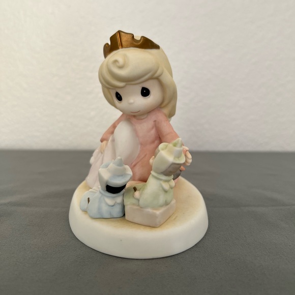 Precious Moments Other - SLEEPING BEAUTY DREAMS COME TRUE DISNEY PRECIOUS MOMENTS 2006 FIGURINE 640041